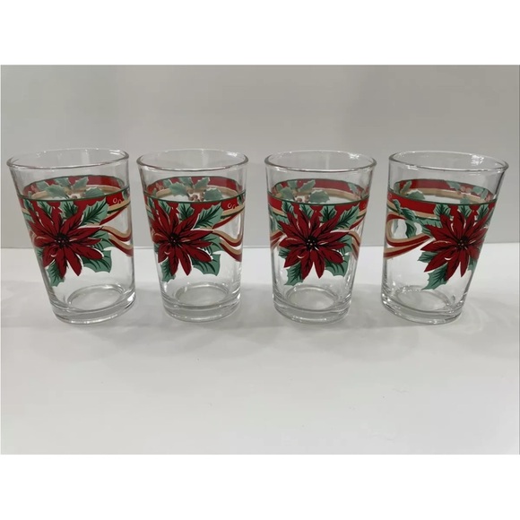 Vintage Poinsettia And Holly Berry Juice Water Pitcher And 4 Glasses Christmas - Picture 6 of 7